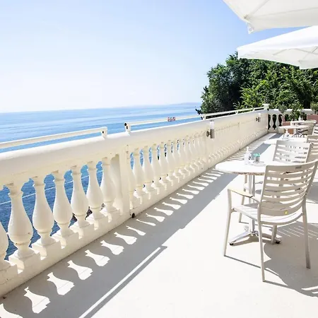 Hotel Pontikonisi & 3*